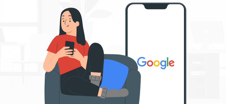 Pessoa vendo o celular na página do Google